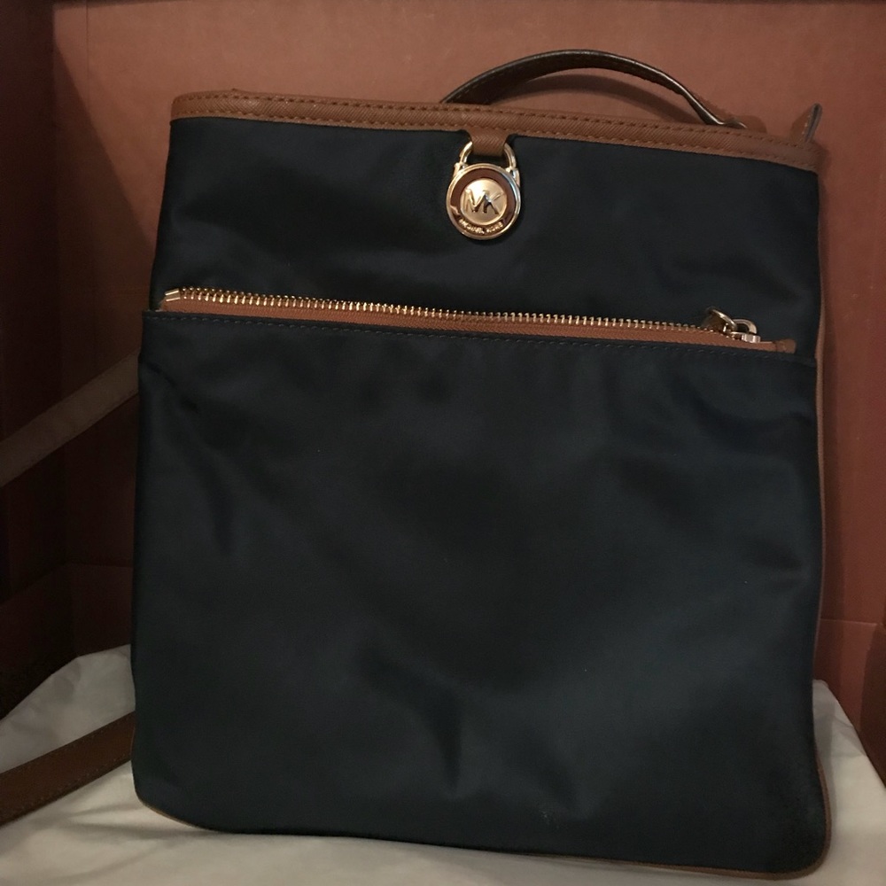 Michael Kors Kempton Large Crossbody Shoulder Bag